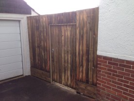Closeboard with integrated gate