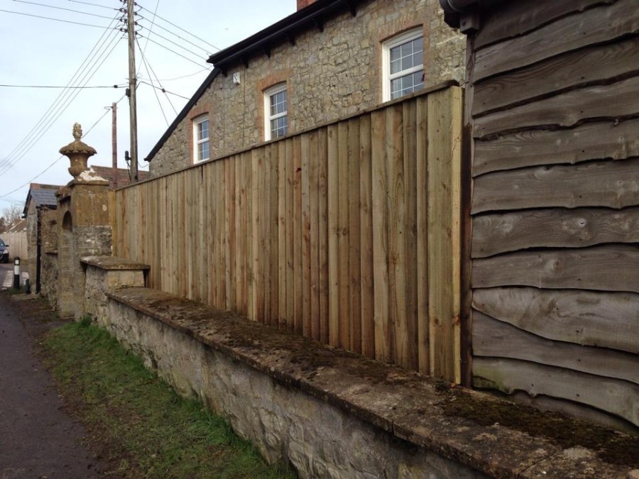 close board fencing
